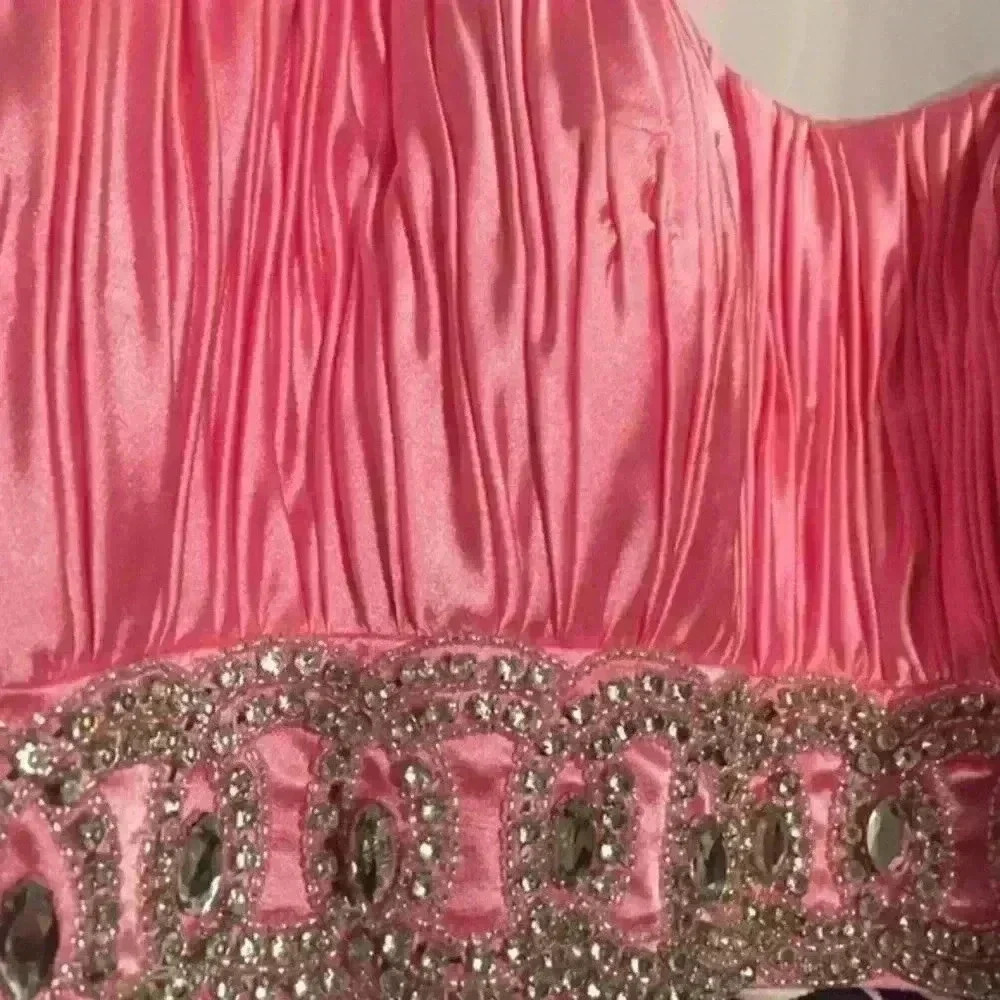 Formal Dress - Picture 2 of 4